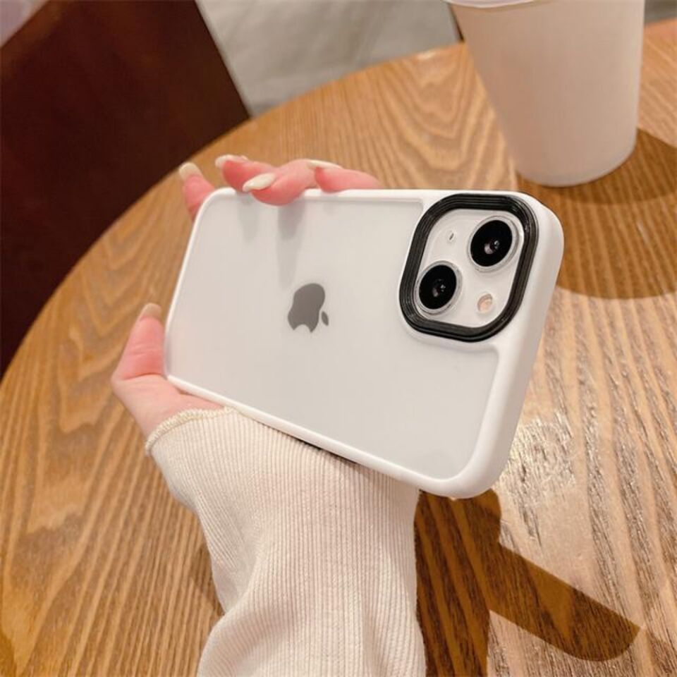 İphone 11 Pro Max Yanları Renkli̇ Si̇li̇kon Parlak Arka Yüzeyli̇ Ti̇ger Hi̇bri̇t Kapak Beyaz (1077)