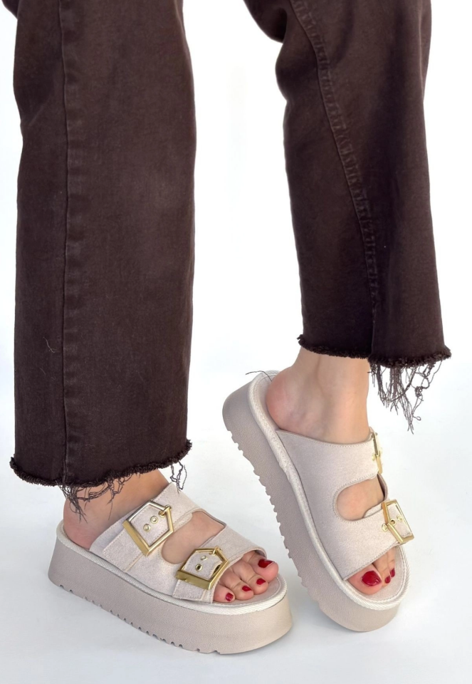 Coer Bej Süet Çift Tokalı Terlik