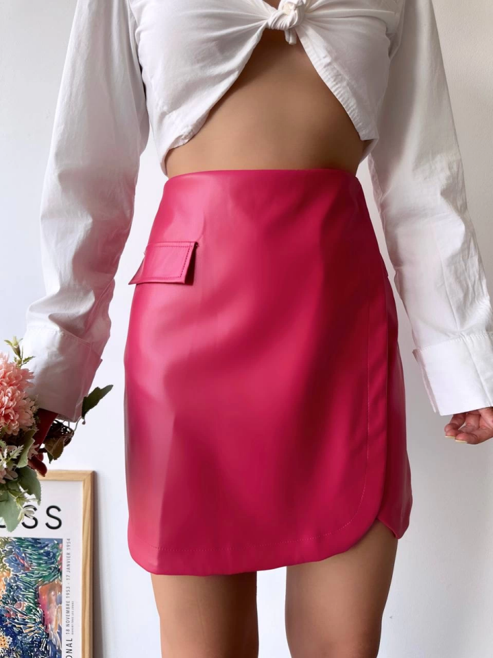 Cep detaylı oval kapaklı deri etek fuşya h240048