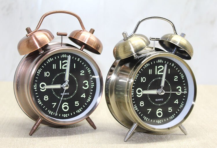 Antik Metal Çalar Saat Model 1