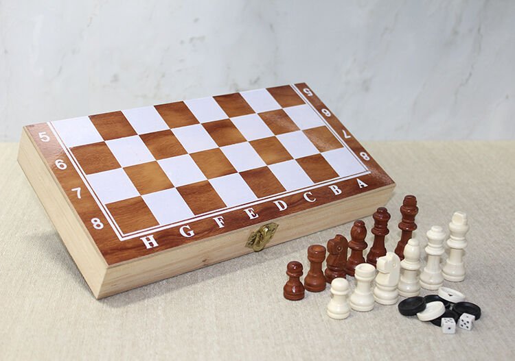 Ahşap Kutulu Satranç ve Tavla Seti - Model 3